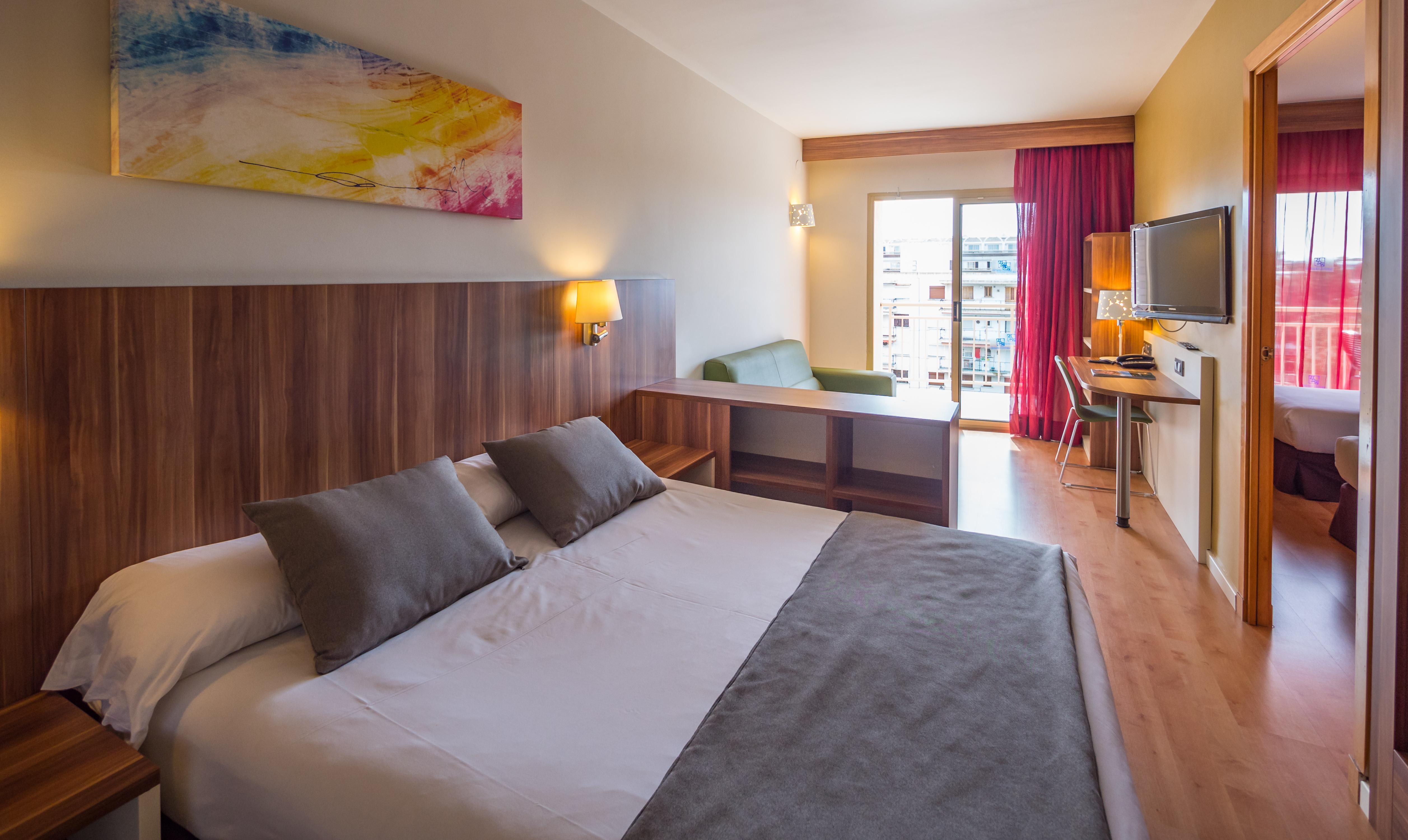 Golden Avenida Family Suites 4* سالو المظهر الخارجي الصورة