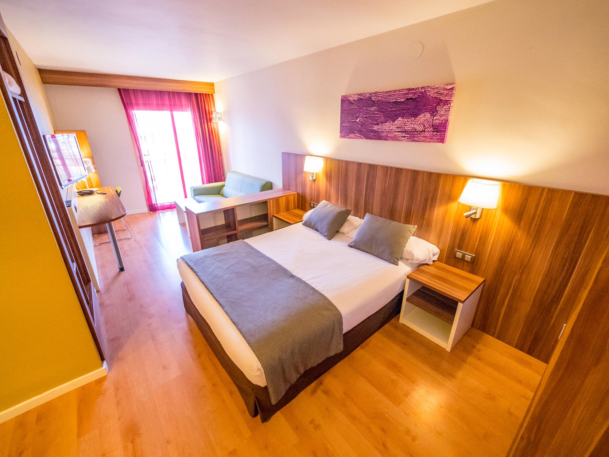 Golden Avenida Family Suites 4* سالو المظهر الخارجي الصورة