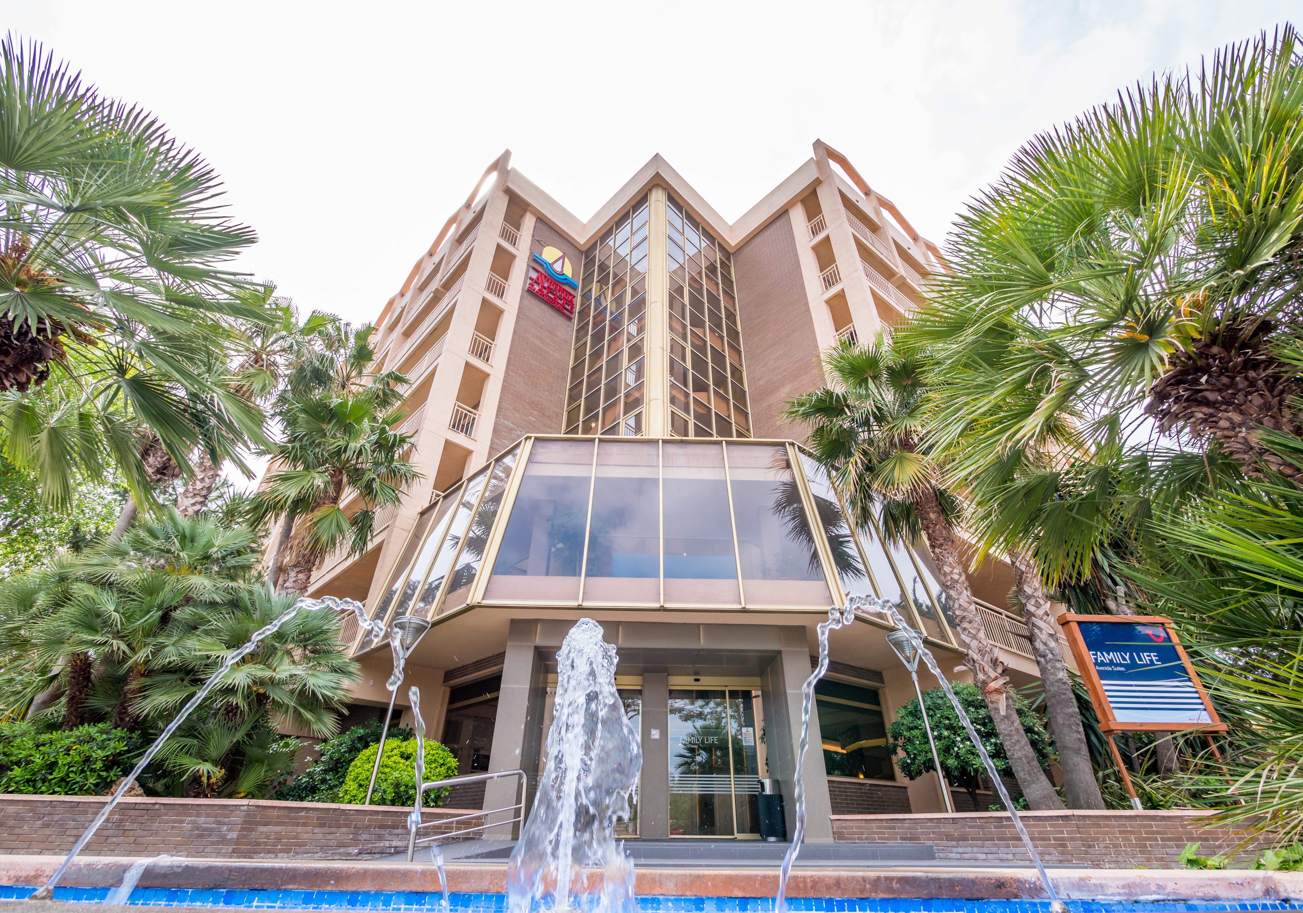 Golden Avenida Family Suites 4* سالو المظهر الخارجي الصورة