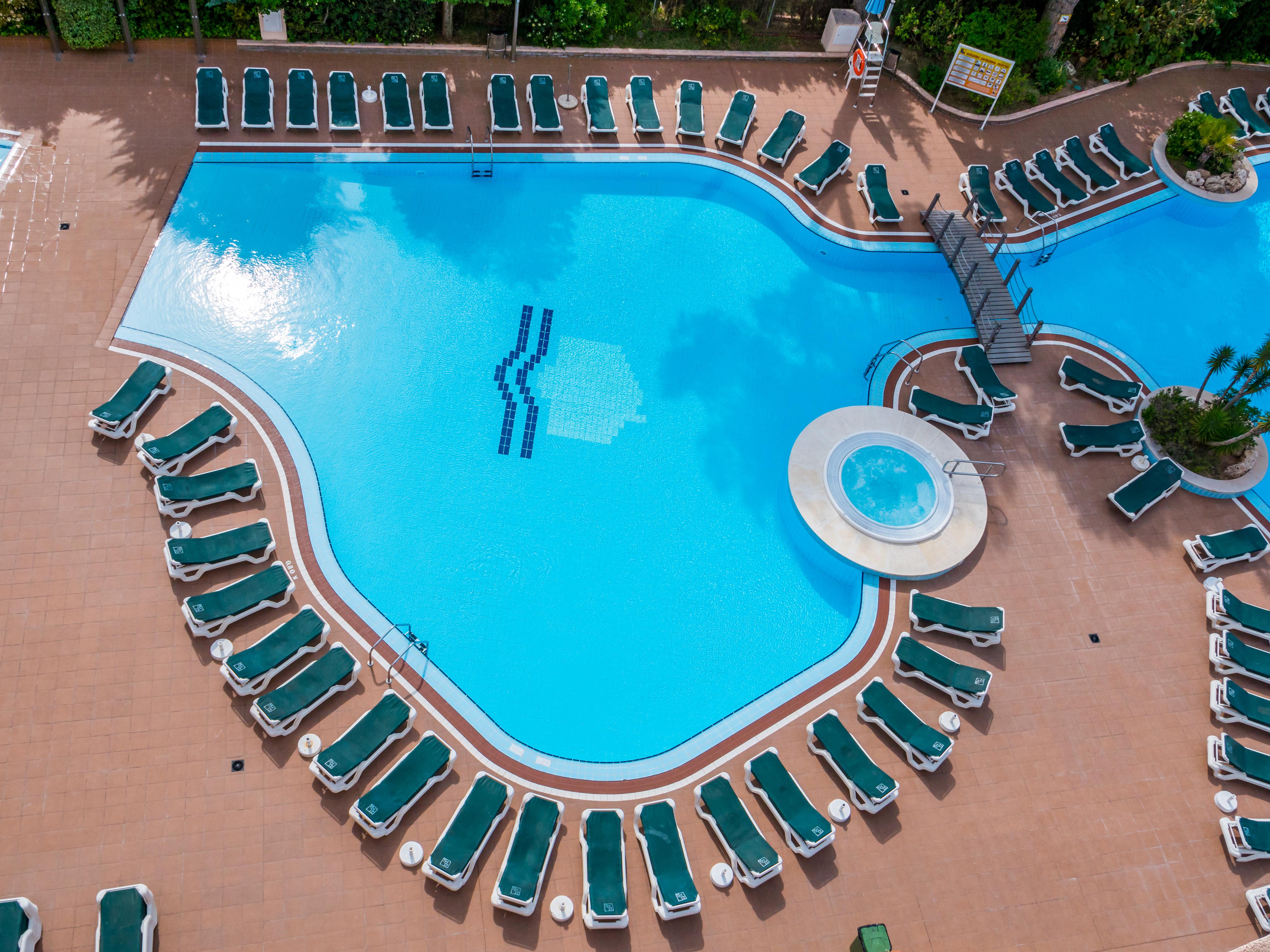 Golden Avenida Family Suites 4* سالو المظهر الخارجي الصورة