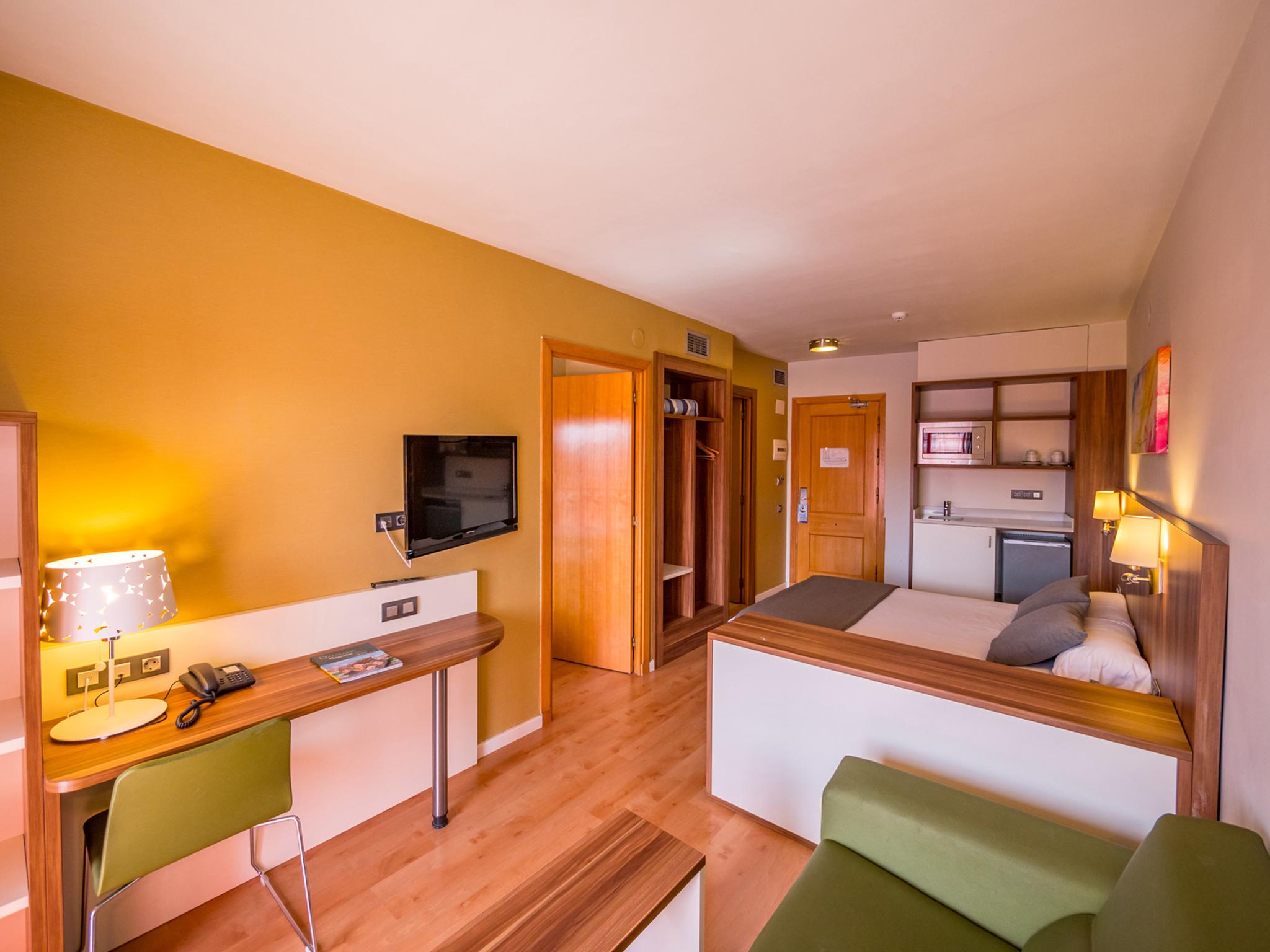 Golden Avenida Family Suites 4* سالو المظهر الخارجي الصورة