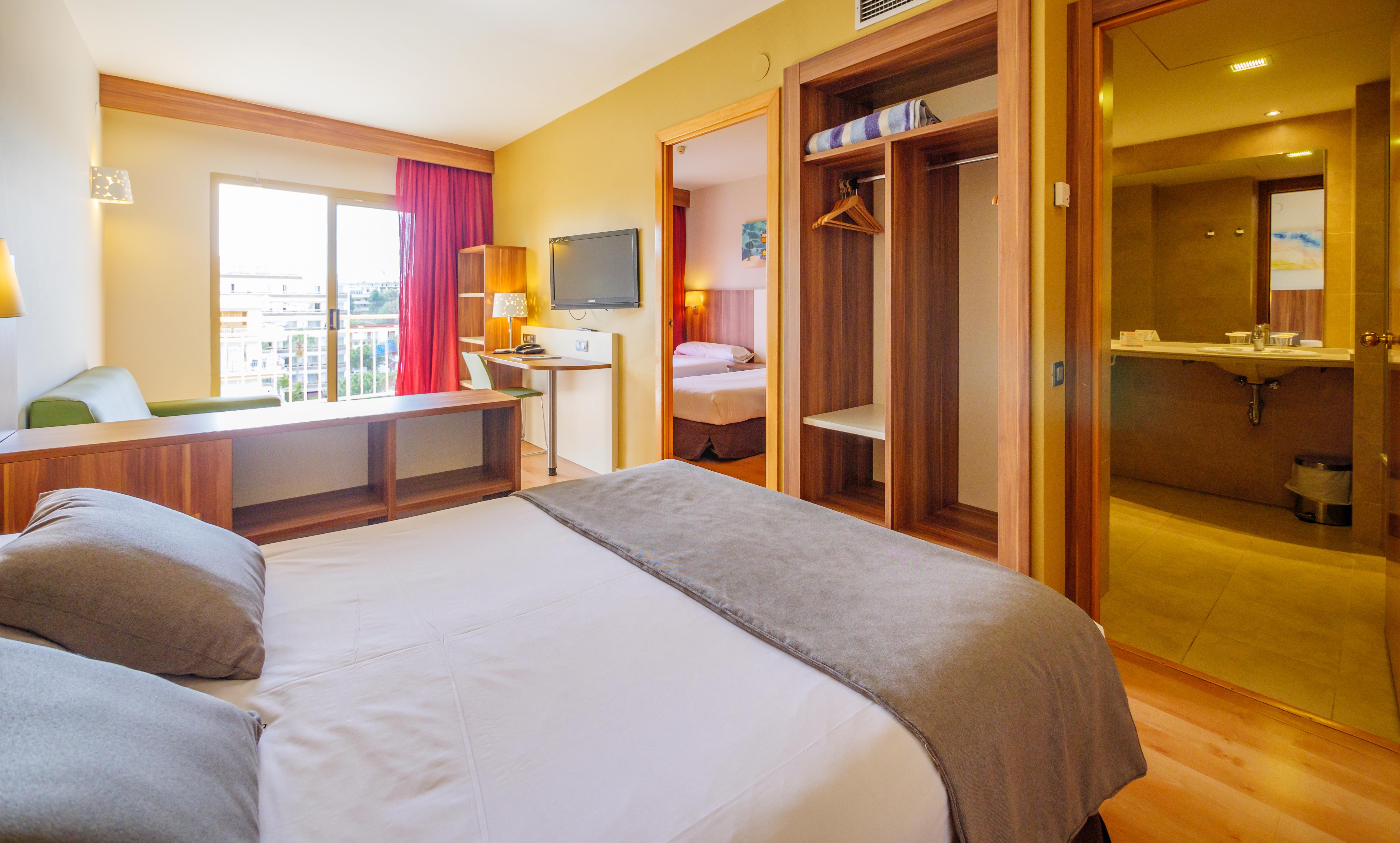 Golden Avenida Family Suites 4* سالو المظهر الخارجي الصورة