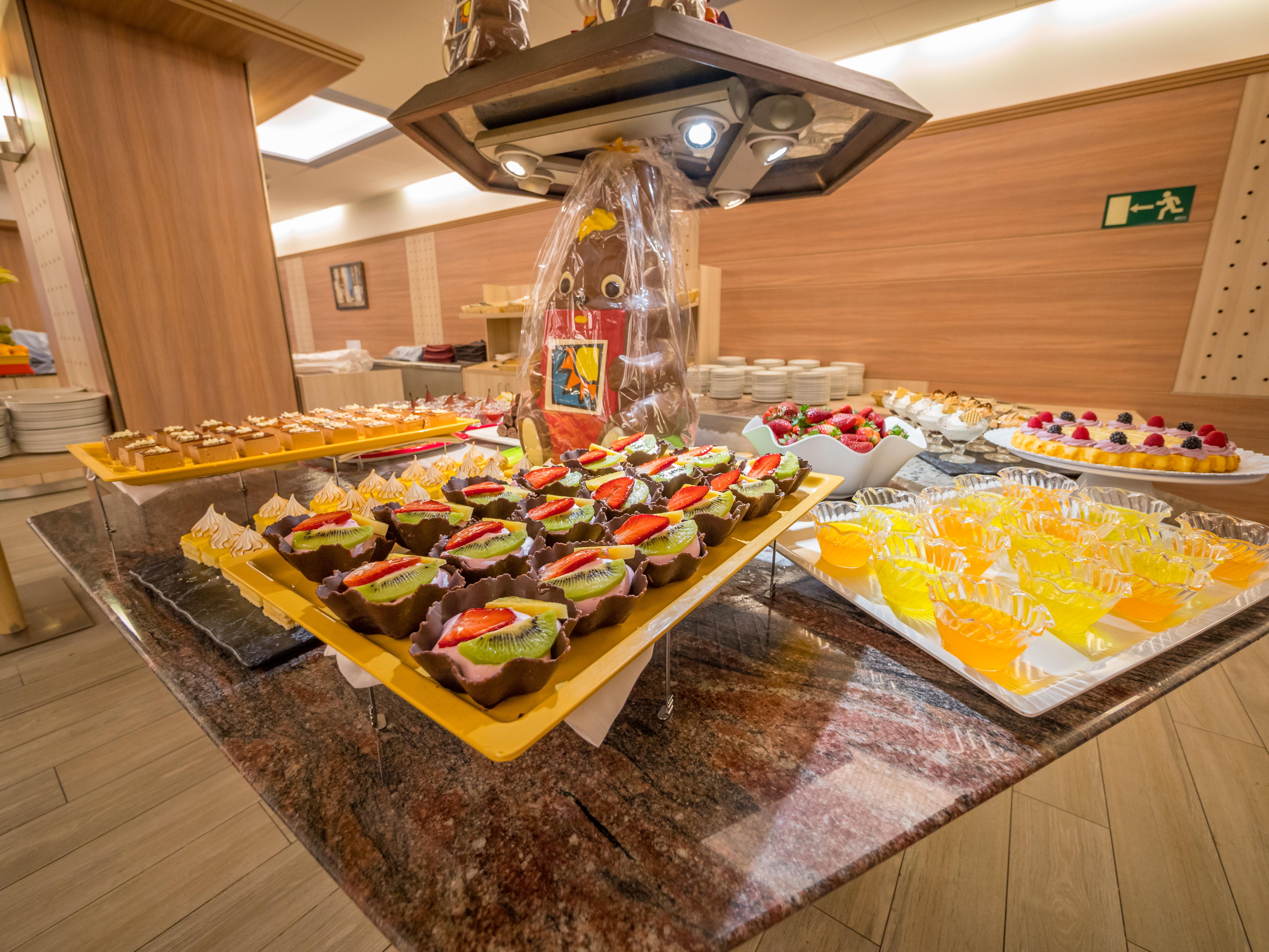 Golden Avenida Family Suites 4* سالو المظهر الخارجي الصورة