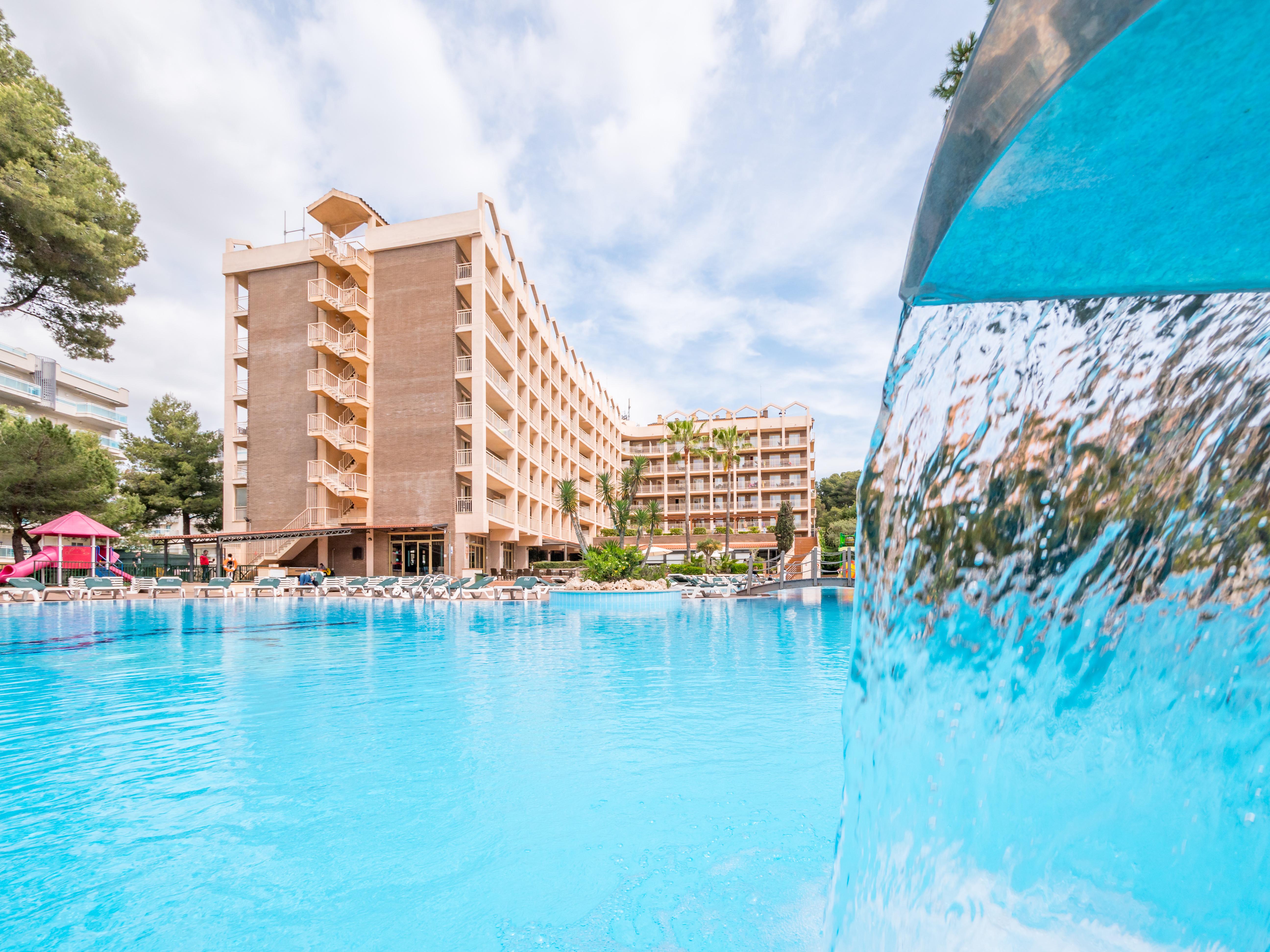 Golden Avenida Family Suites 4* سالو المظهر الخارجي الصورة
