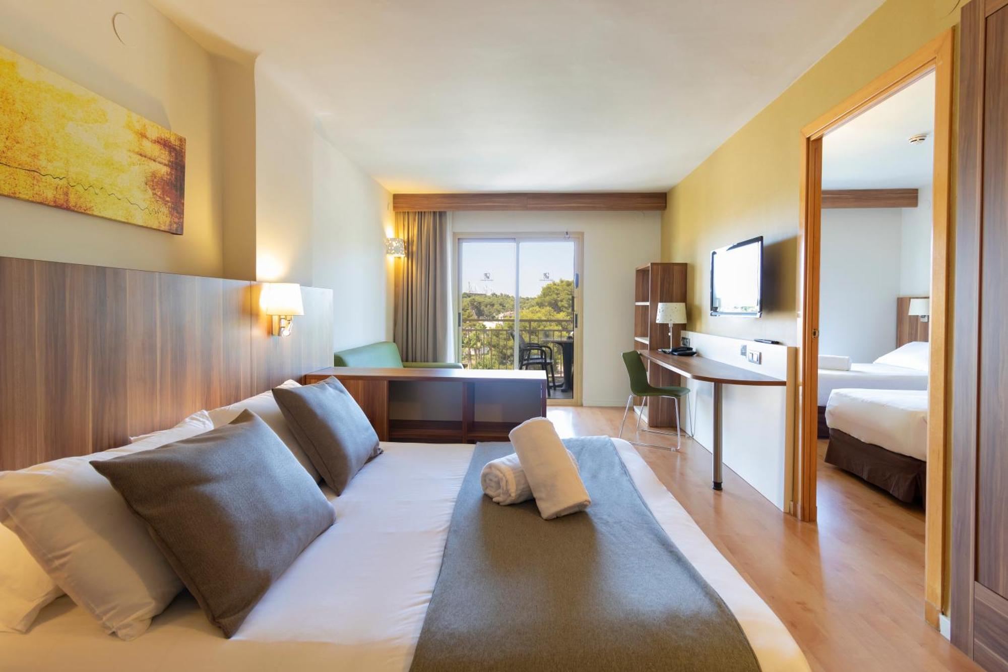 Golden Avenida Family Suites 4* سالو المظهر الخارجي الصورة