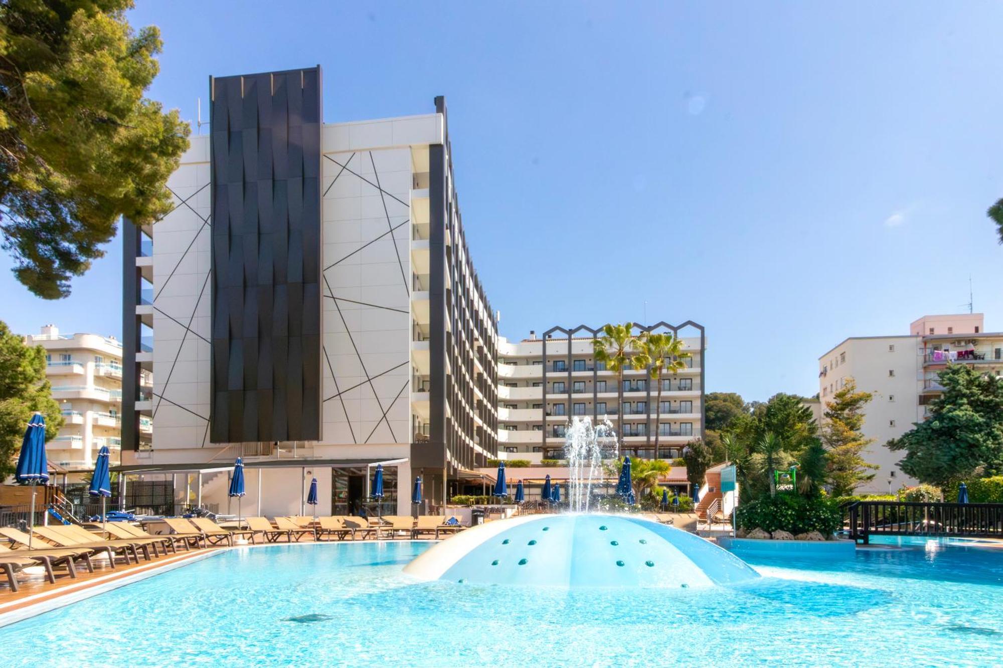 Golden Avenida Family Suites 4* سالو المظهر الخارجي الصورة