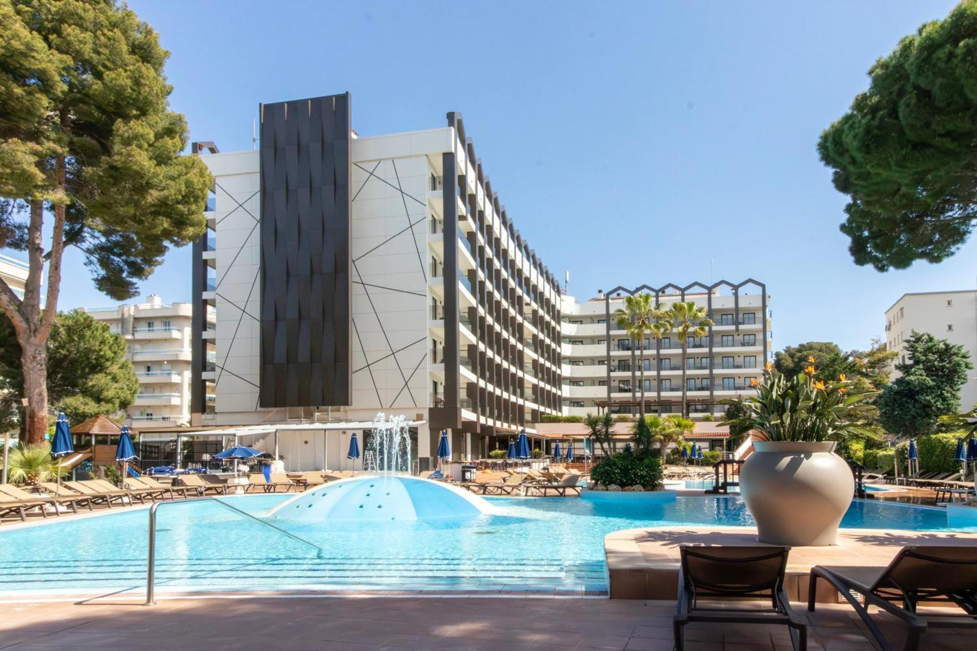Golden Avenida Family Suites 4* سالو المظهر الخارجي الصورة