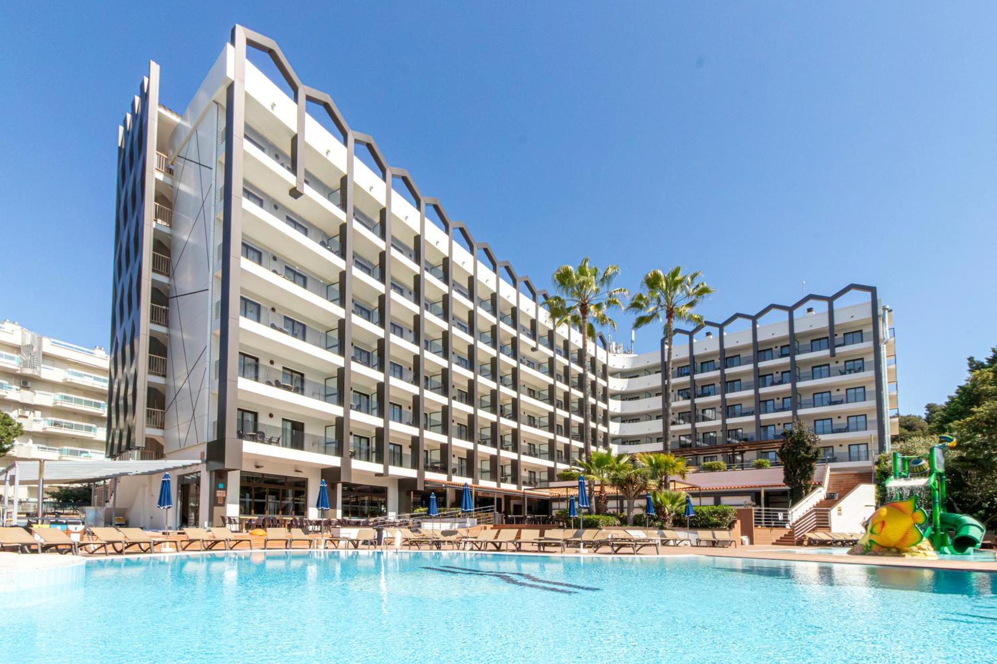 Golden Avenida Family Suites 4* سالو المظهر الخارجي الصورة