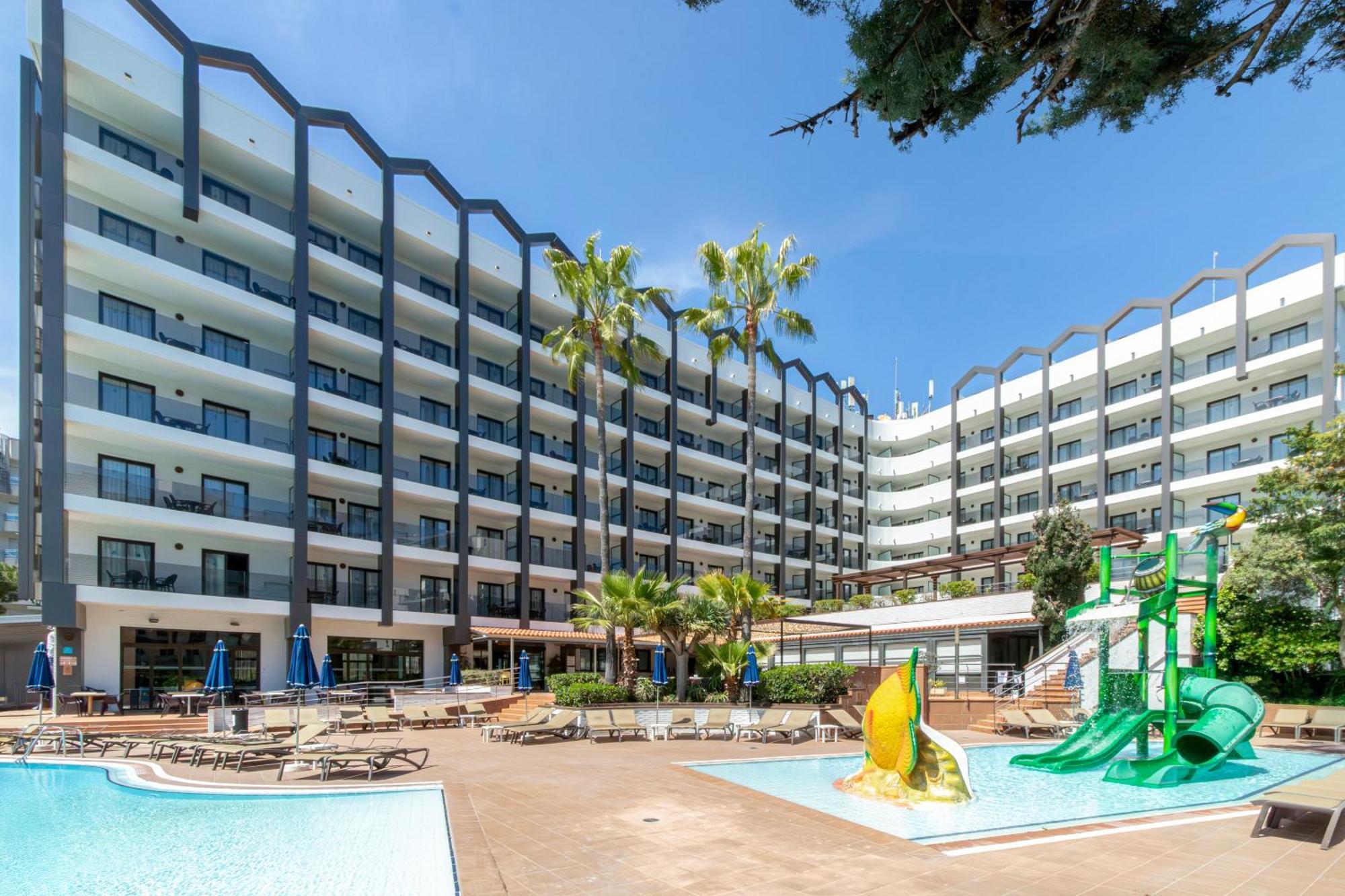 Golden Avenida Family Suites 4* سالو المظهر الخارجي الصورة