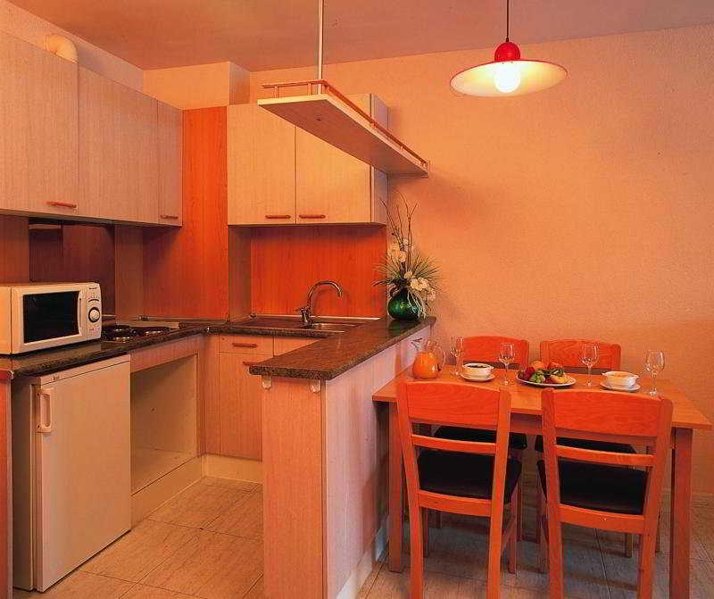 Golden Avenida Family Suites 4* سالو المظهر الخارجي الصورة
