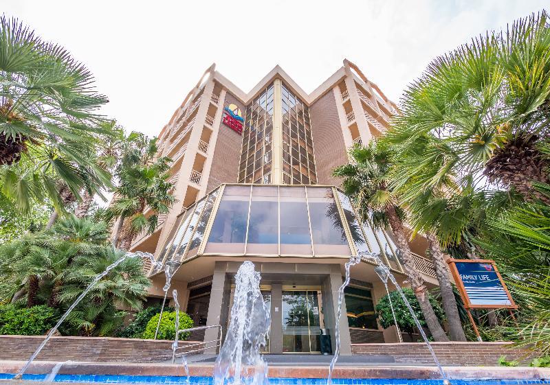 Golden Avenida Family Suites 4* سالو المظهر الخارجي الصورة